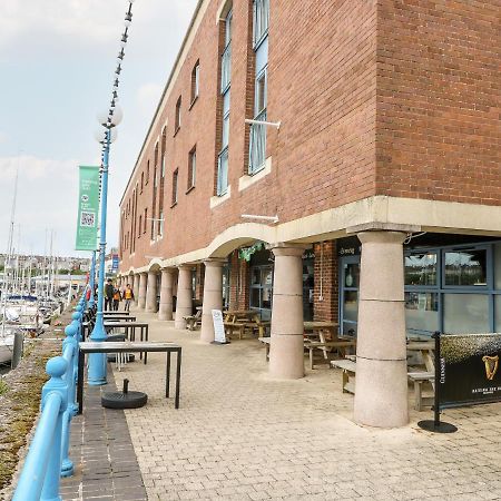 15 Sovereign House Apartamento Milford Haven Exterior foto