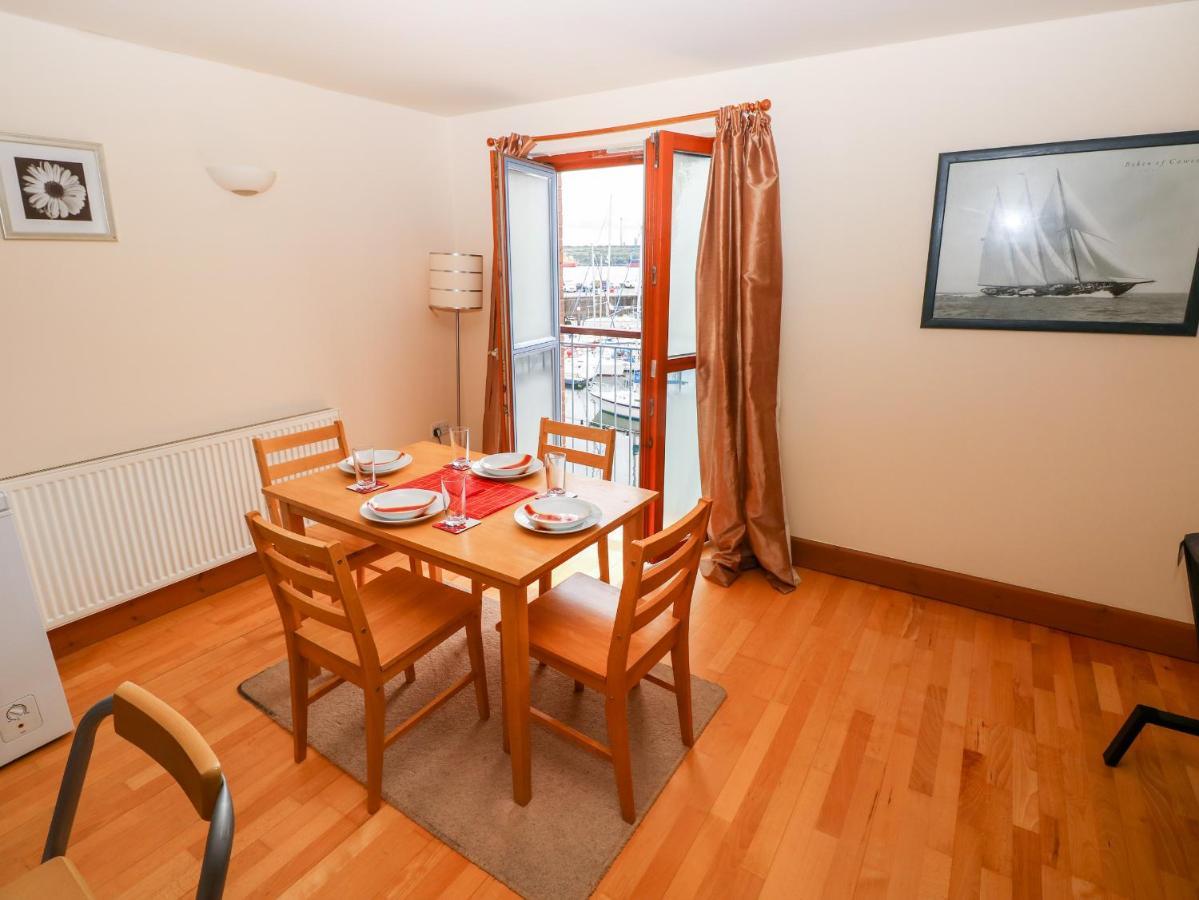 15 Sovereign House Apartamento Milford Haven Exterior foto