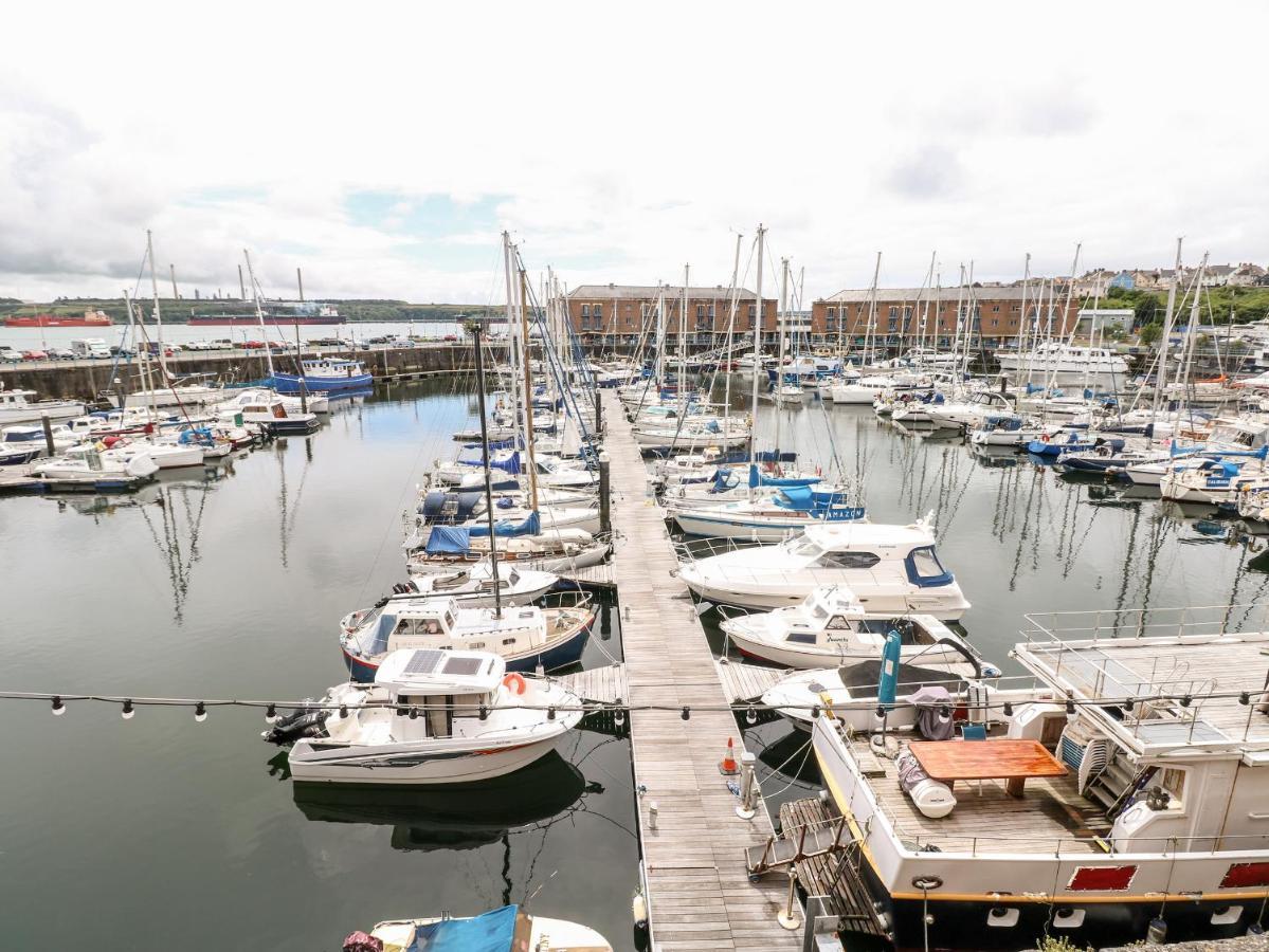 15 Sovereign House Apartamento Milford Haven Exterior foto